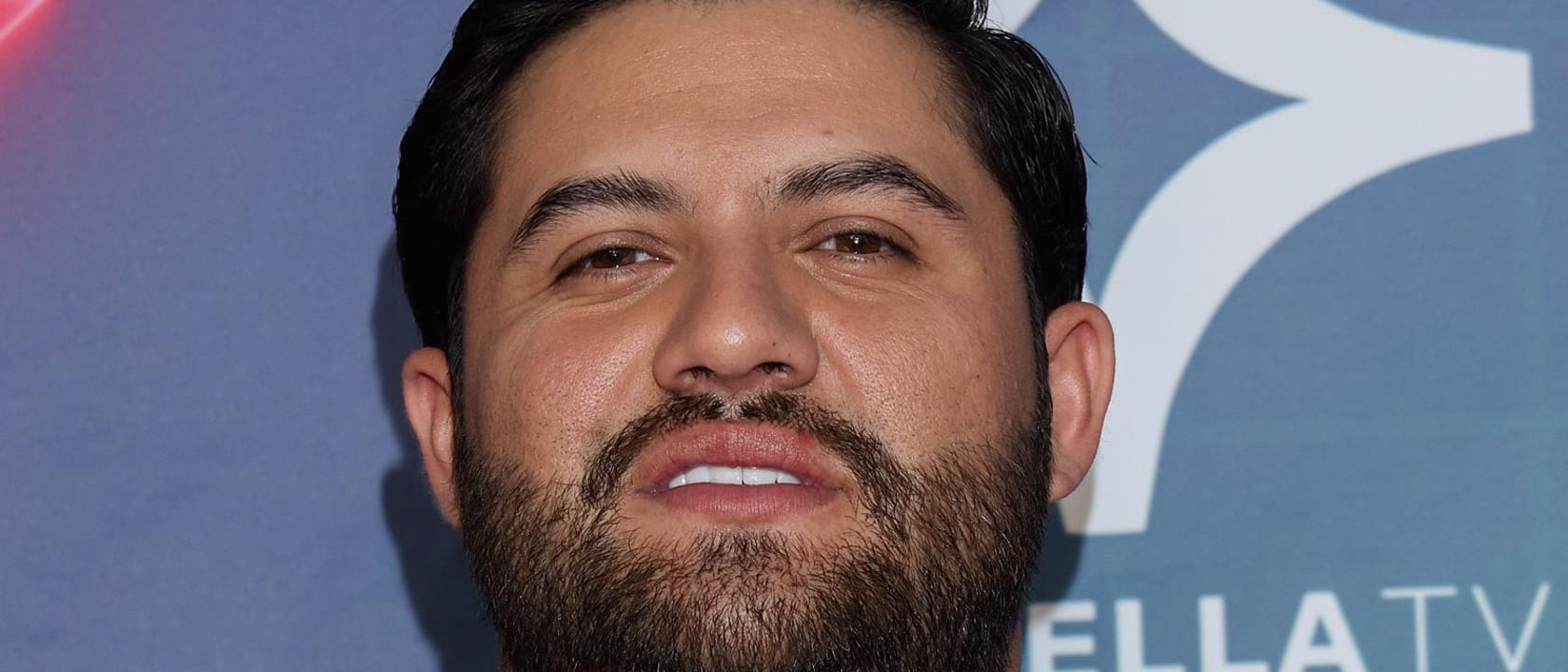 Luis R Conriquez