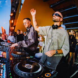 Rufus Du Sol Parking