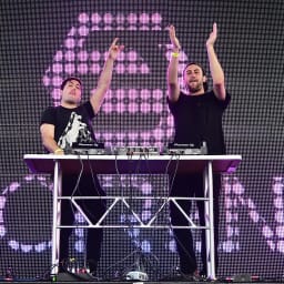 Two Friends - DJs