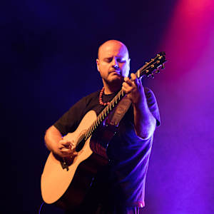 Andy McKee Image
