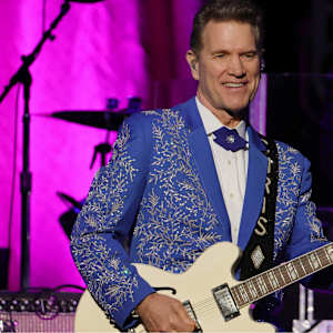 Chris Isaak Image