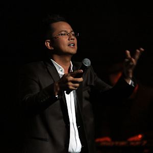 Charlie Zaa Image