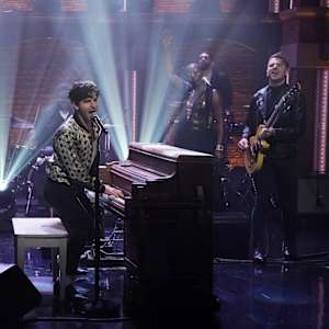 Low Cut Connie Image