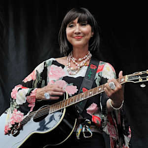 Pam Tillis Image