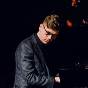 Vikingur Olafsson Image