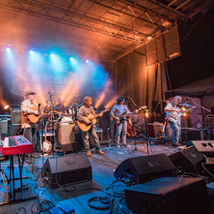 Railroad Earth Image