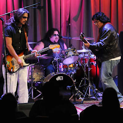 Los Lonely Boys