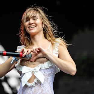 Suki Waterhouse Image