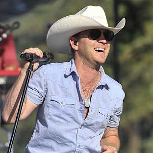 Justin Moore Image